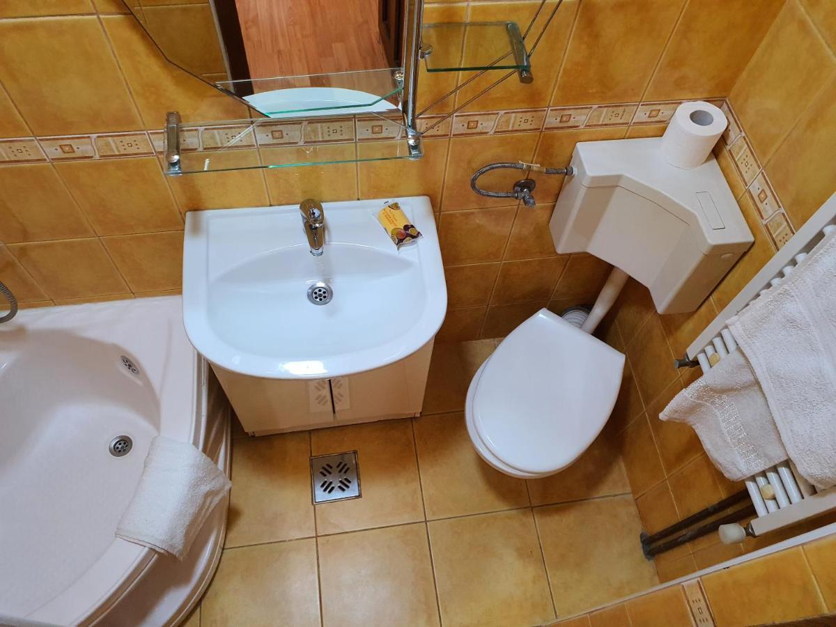 Casa Carpati Leilighet Zărneşti Eksteriør bilde